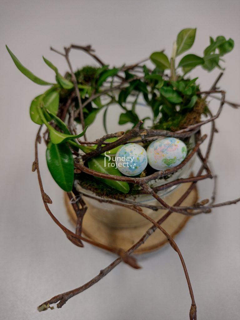 dekoracja wiosenna wazon