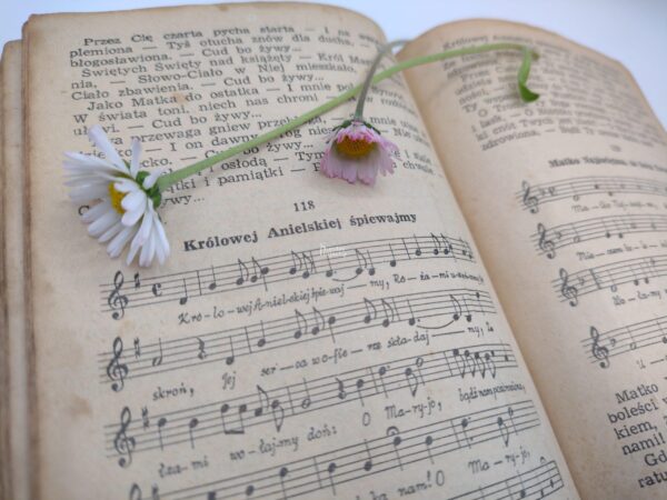 stary śpiewnik Staropolski śpiewnik religijny - zdjęcie do pobrania