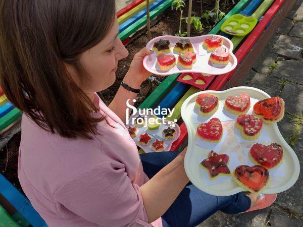 praca w przedszkolu przedszkole nauczycielka przedszkola, prace plastyczne