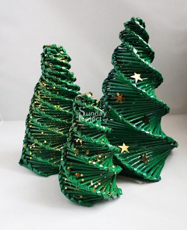 choinki z papierowej wikliny Choinki z papierowej wikliny eko deko - zdjęcie do pobrania