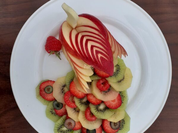 dekoracja talerza paw dekoracje z owoców