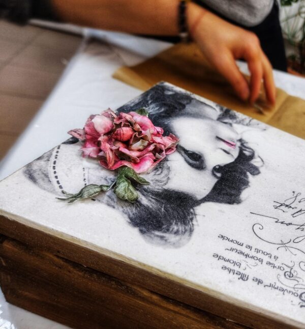 szkatułka sospeso Szkatułka decoupage