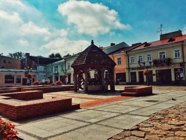 chełm plac łuczkowskiego studia Chełm, plac Łuczkowskiego - studnia