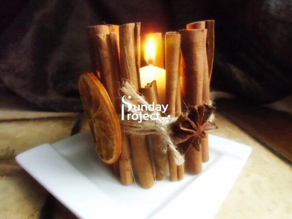 świeca z cynamonem Świeca z cynamonem, dekoracja świeczki