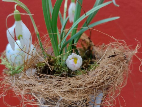 dekoracje naturalne wielkanoc stroik na wielkanoc las w słoiku wiosna